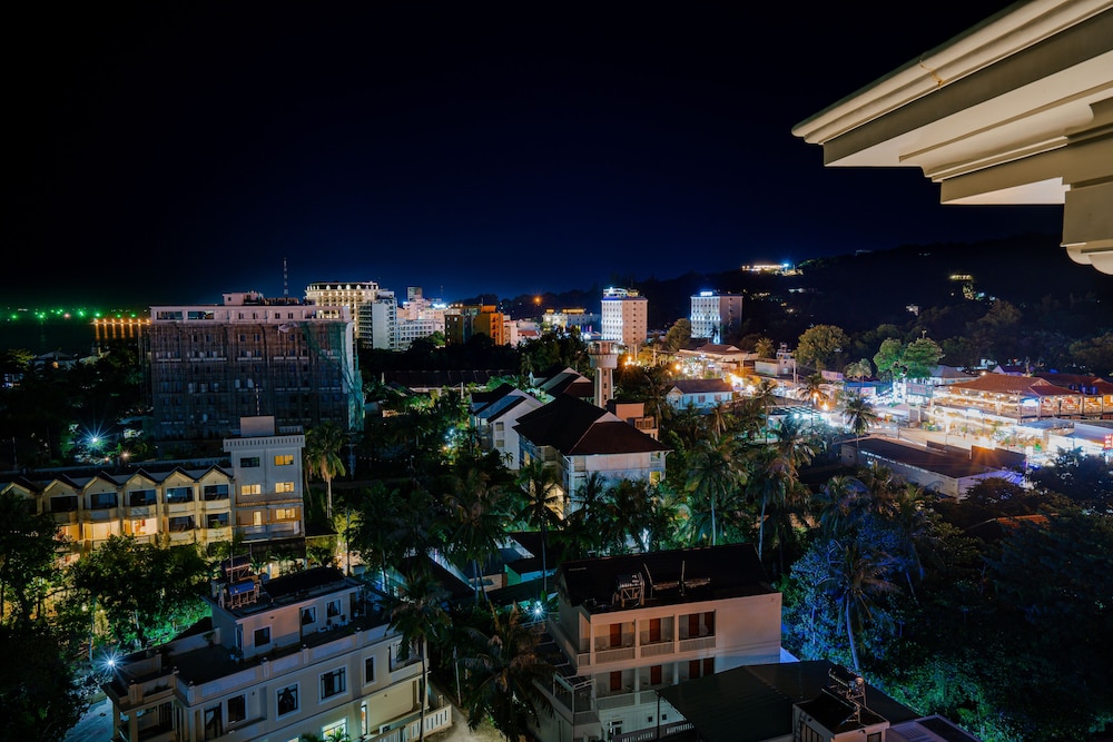 AVS Hotel Phu Quoc 4/50