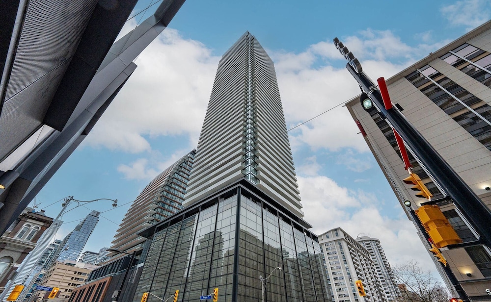 Teahouse Condos in Downtown Toronto 1/50