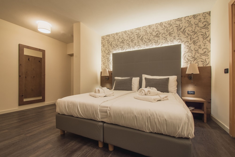 X Alp Hotel 24/64