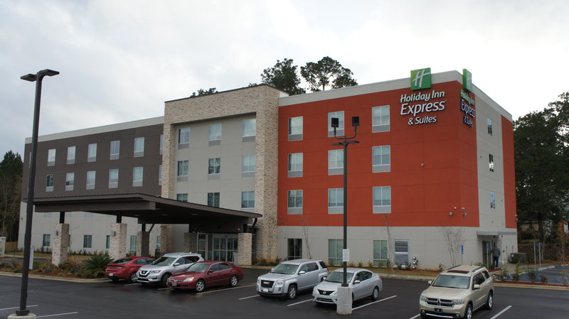 HOLIDAY INN EXPRESS PINEVILLE-ALEXANDRIA AREA 42/49
