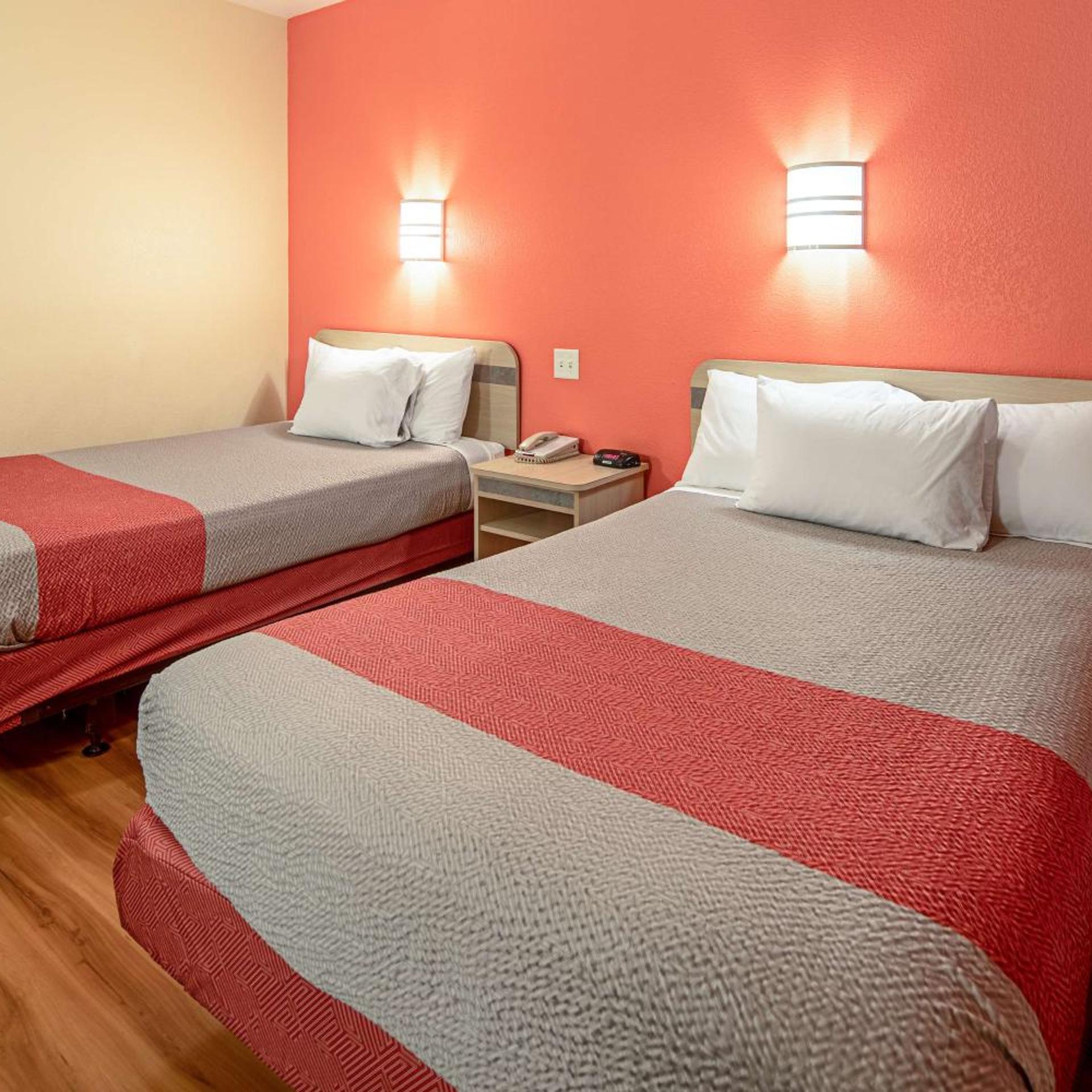 ROOM, QUADRUPLE