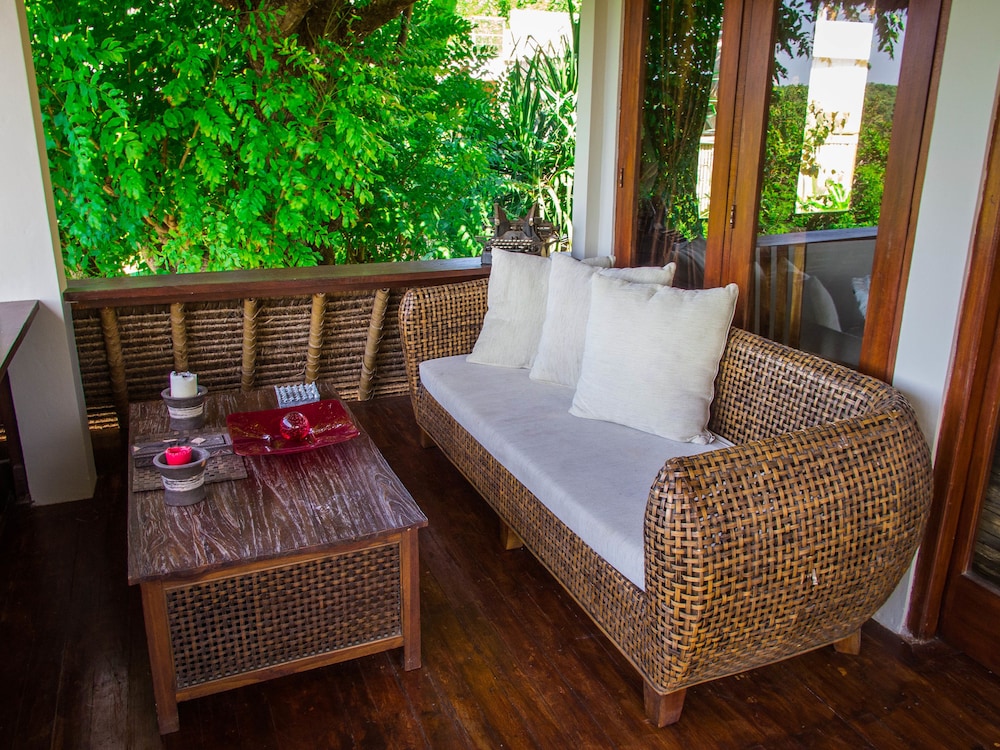 Twin Island Villas And Dive Resort 48/76