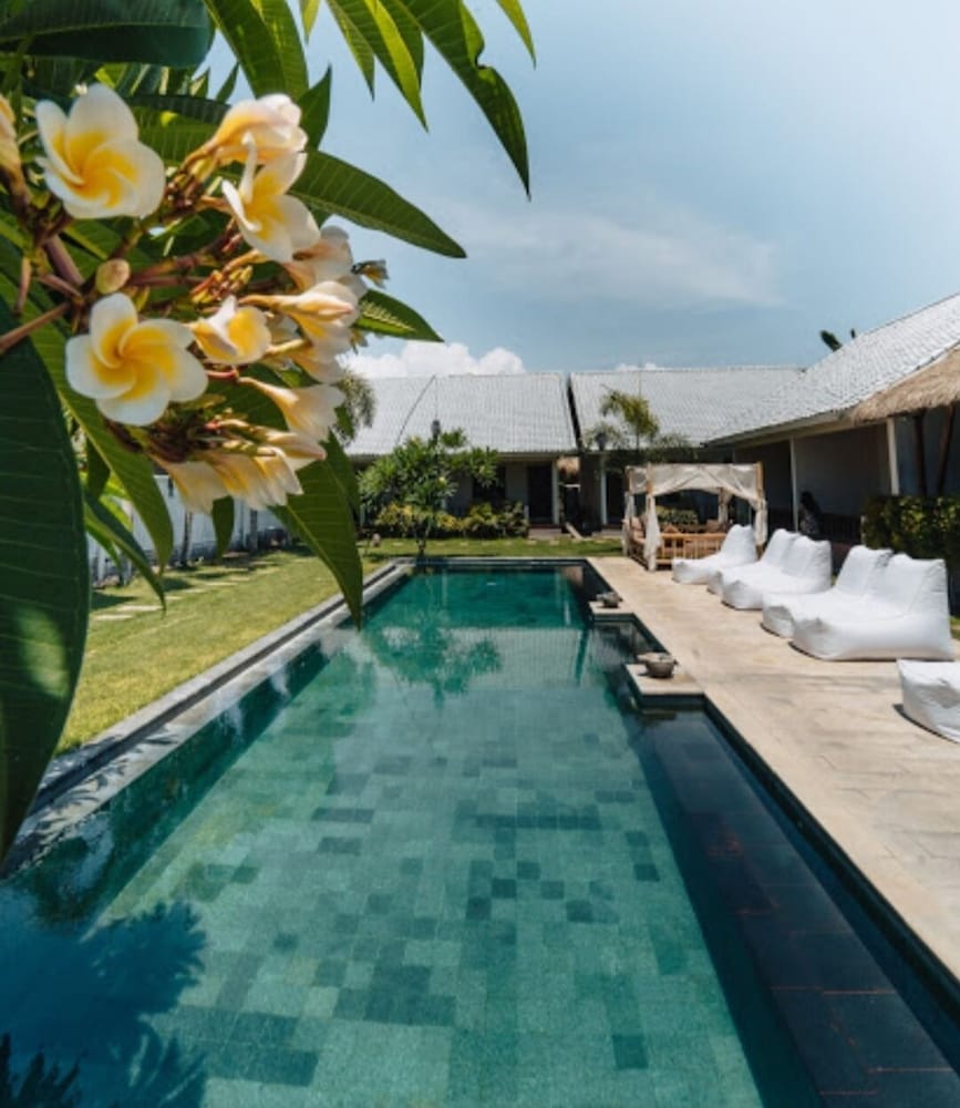 Kuta Baru Hotel 2/34