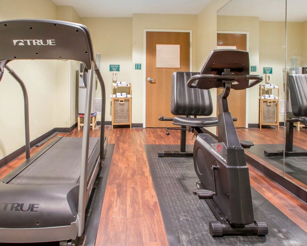 Hawthorn Extended Stay by Wyndham Oak Creek 8/20