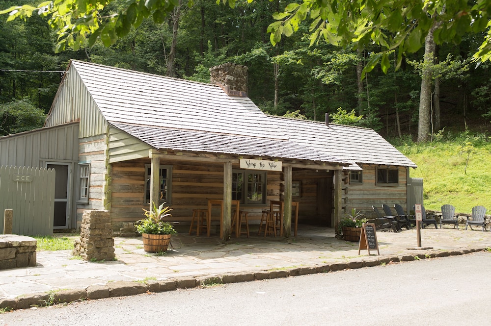 Peaks of Otter Lodge 3/57