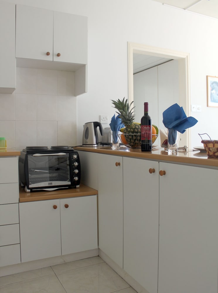 Sunny Hill Hotel Apartments 10/58