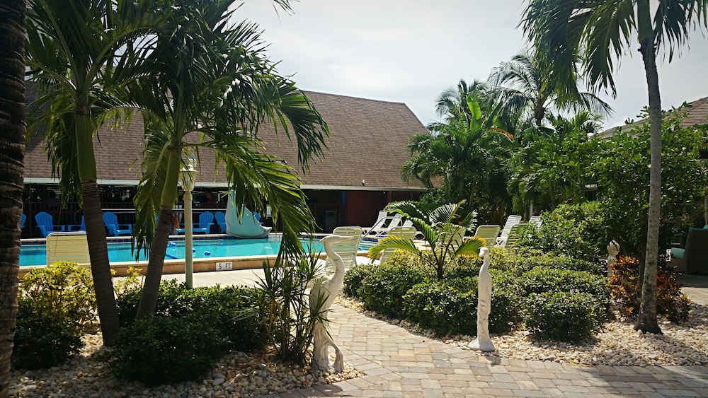 Dolphin Key Resort 44/50