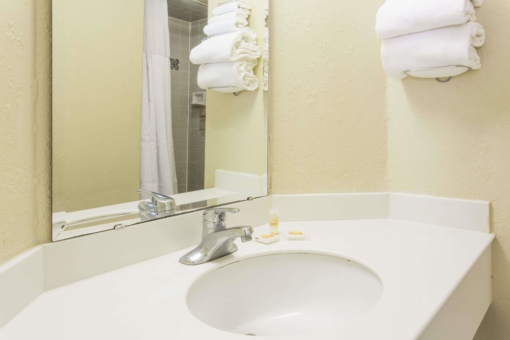 Quality Inn & Suites Altamonte Springs Orlando-North 10/41