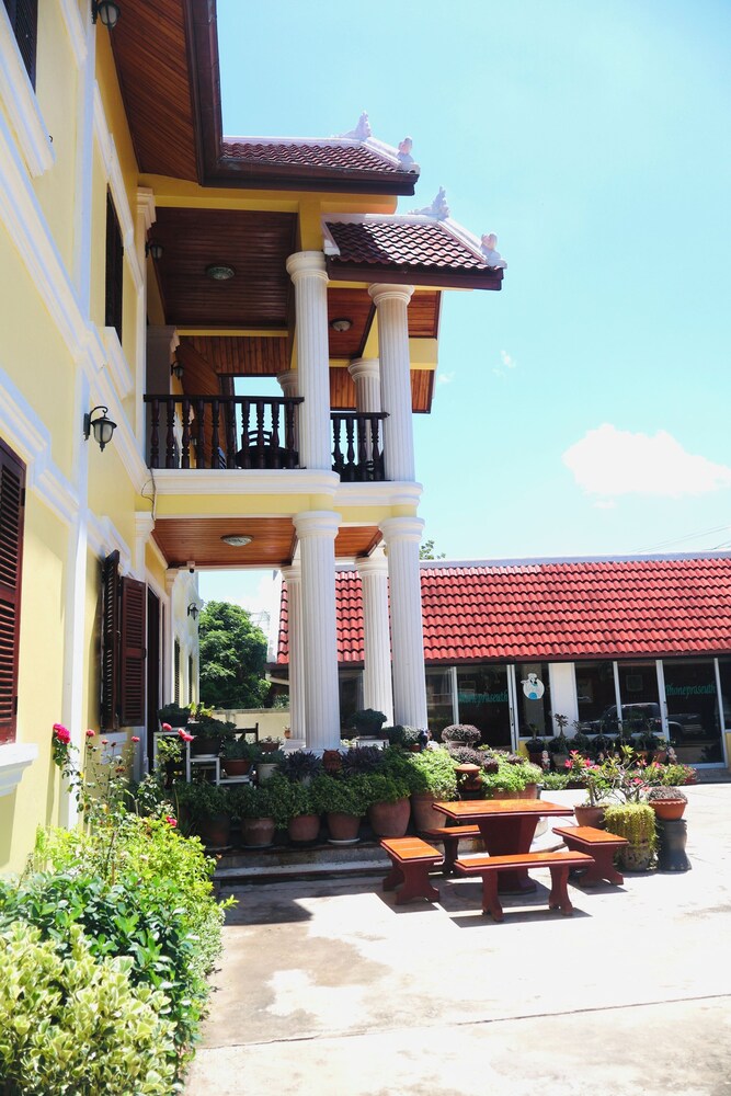 Phonepraseuth Guesthouse 4/69
