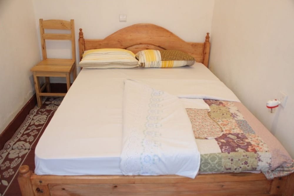 Mama Rwanda Youth Hostel 11/20
