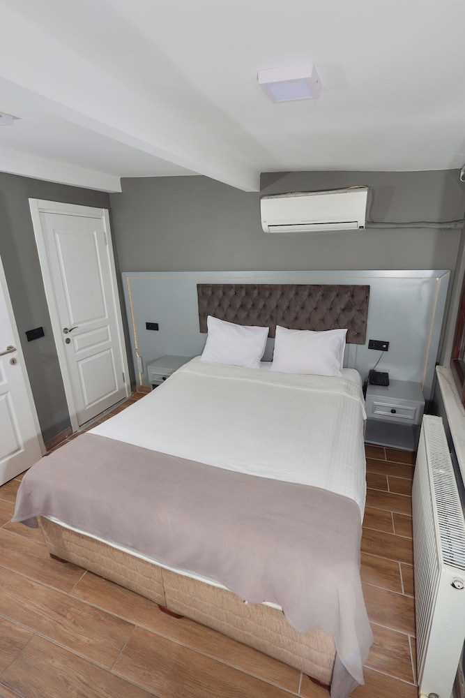 STANDARD, DOUBLE OR TWIN BED
