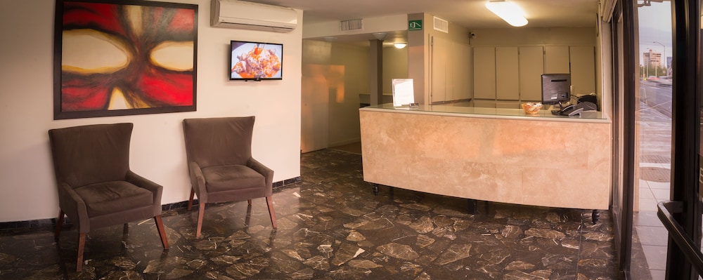 Hotel La Riviera 7/39