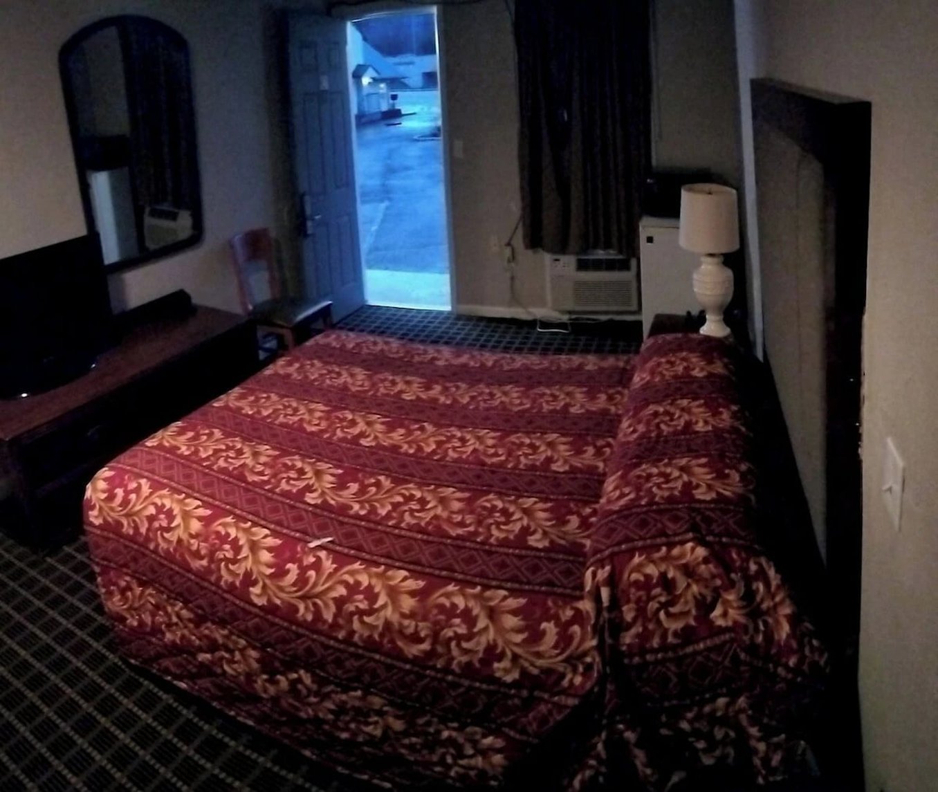 Queen Bed Non-Smoking