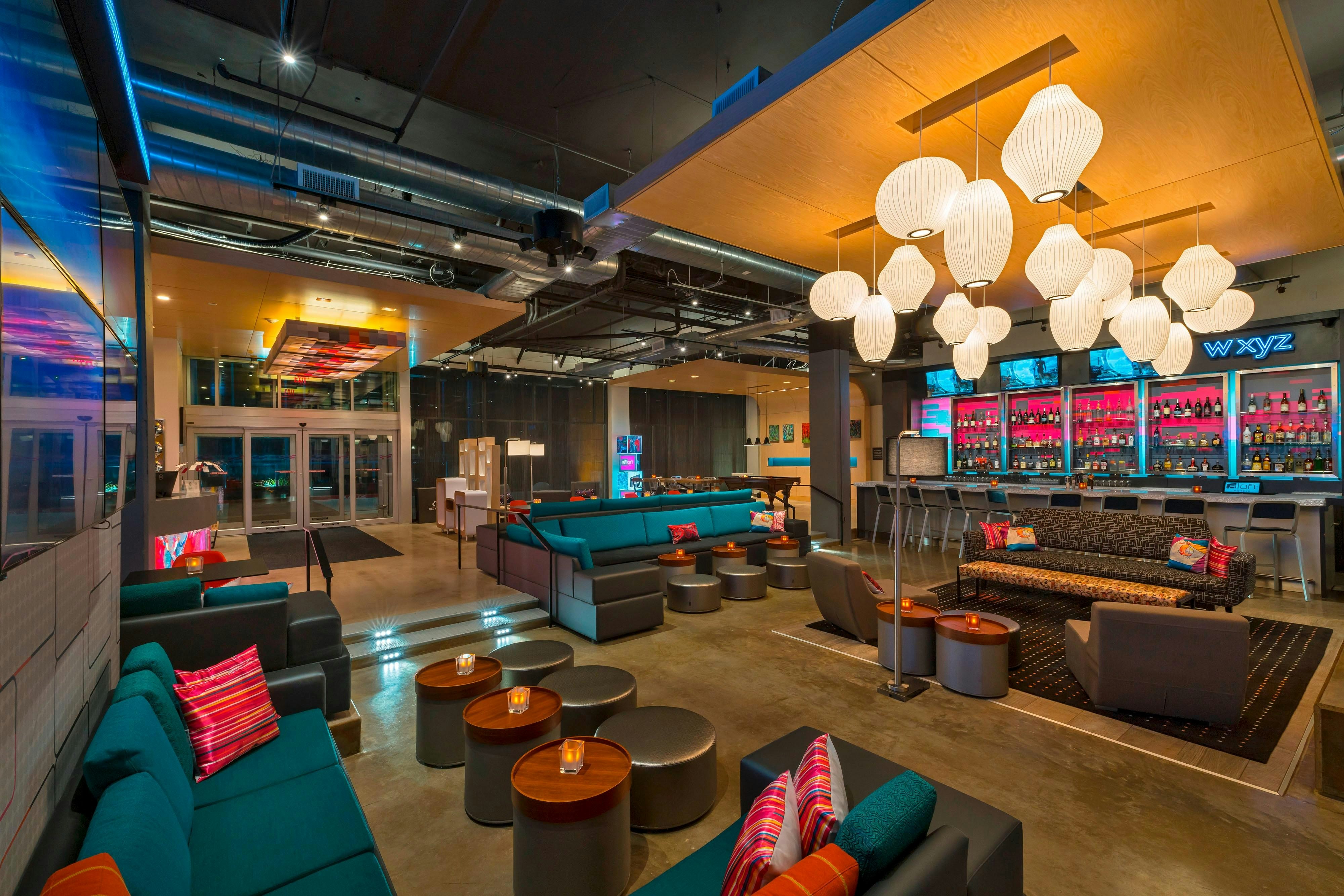Aloft College Station 16/32