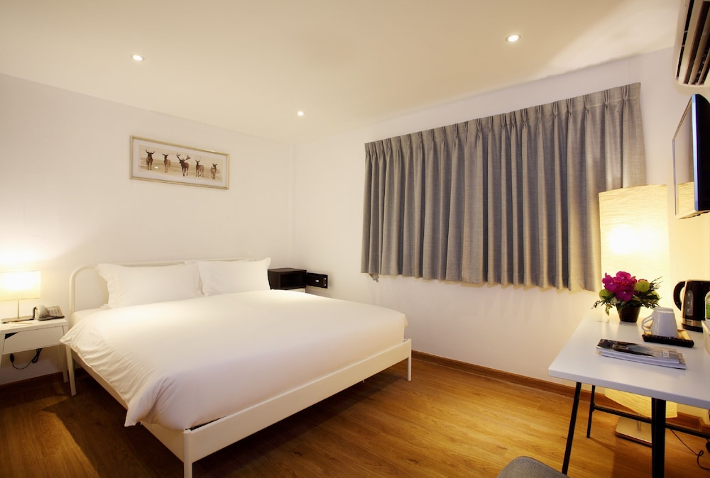 SAFARI BEACH HOTEL 8/48