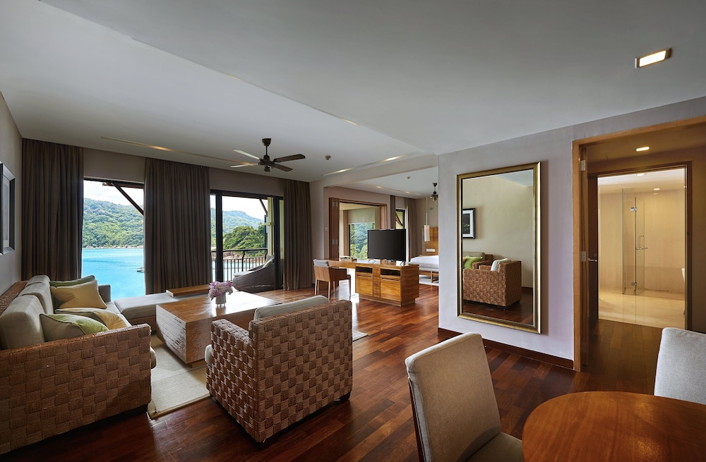 The Taaras Beach and Spa Resort 24/50