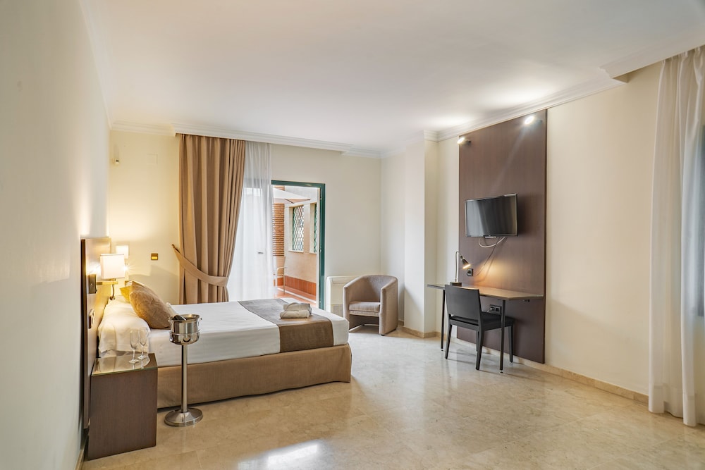 Hotel Mainake Sl 14/60