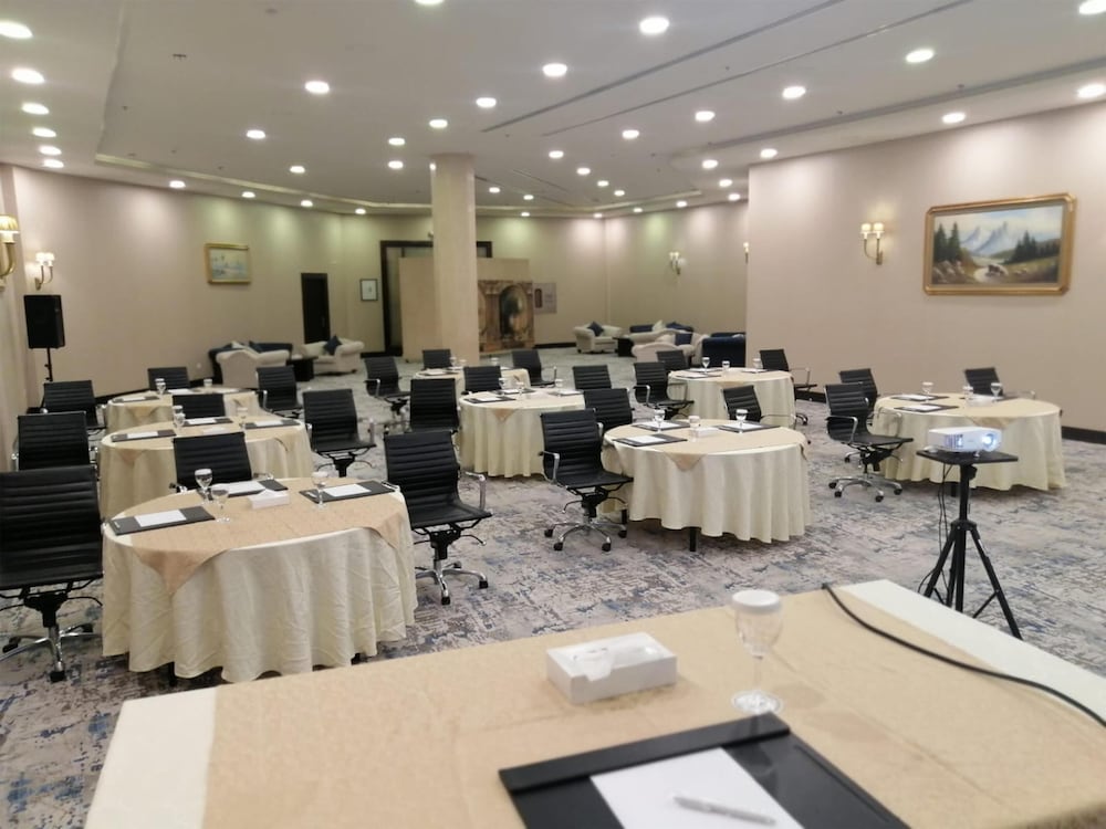 جولدن توليب حائل(Golden Tulip Hotel) 30/39