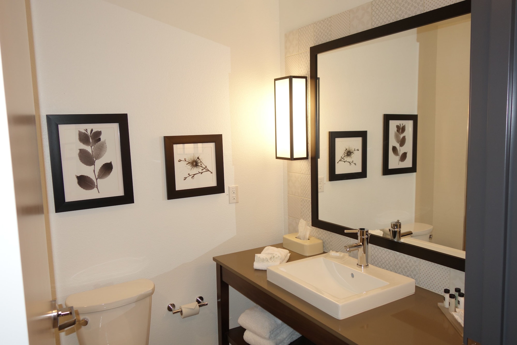 Studio, Suite, King Bed, Accessible, Country Inn & Suites by Radisson Lawrence KS 4/5