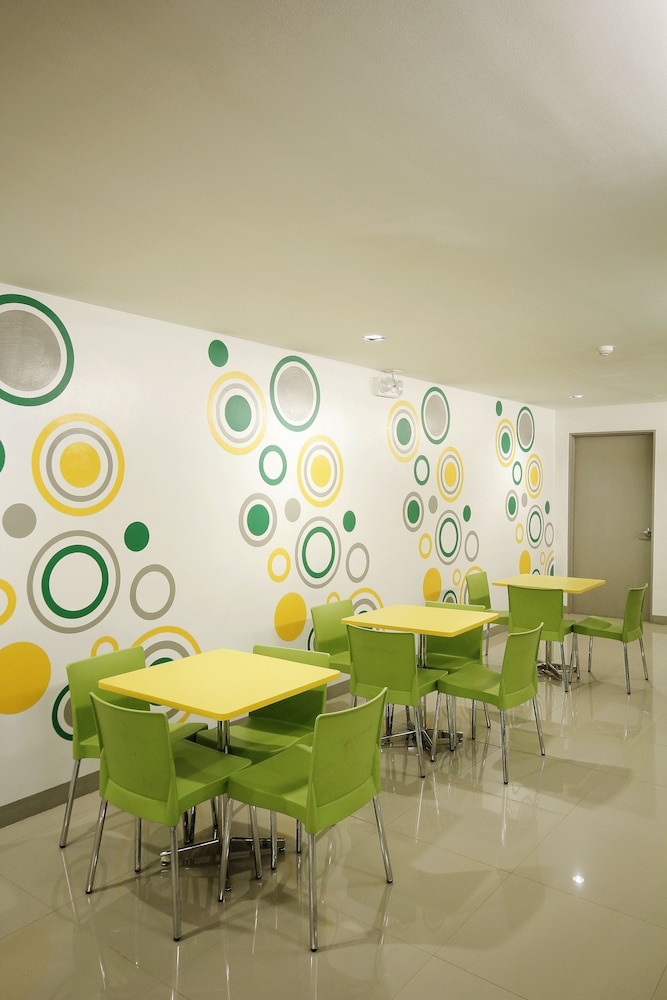 Go Hotels Ortigas Center 52/68