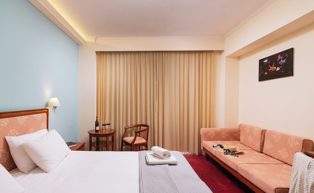 DOUBLE ROOM DELUXE CITY VIEW