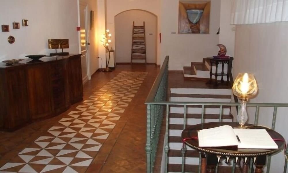 LA LOCANDA DELLE DONNE MONACHE 9/59