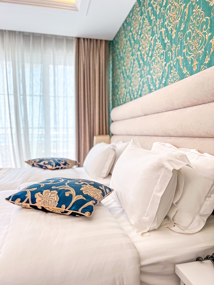 Fafa Premium Hotel 20/70