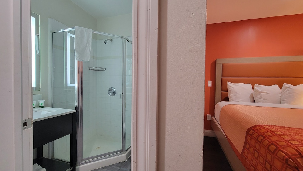 Presidio Inn 18/33