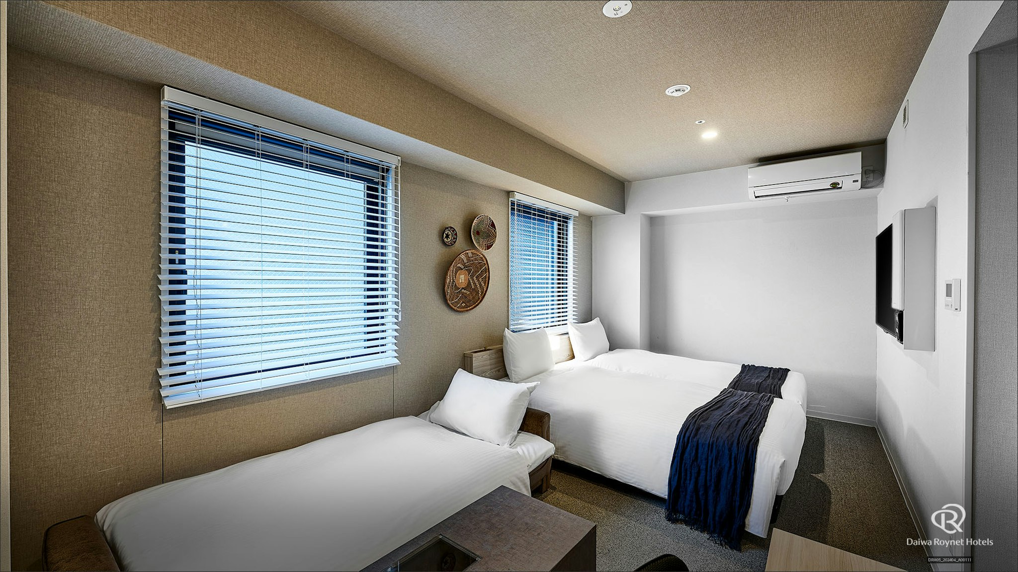 Superior, Twin Beds, Sofa