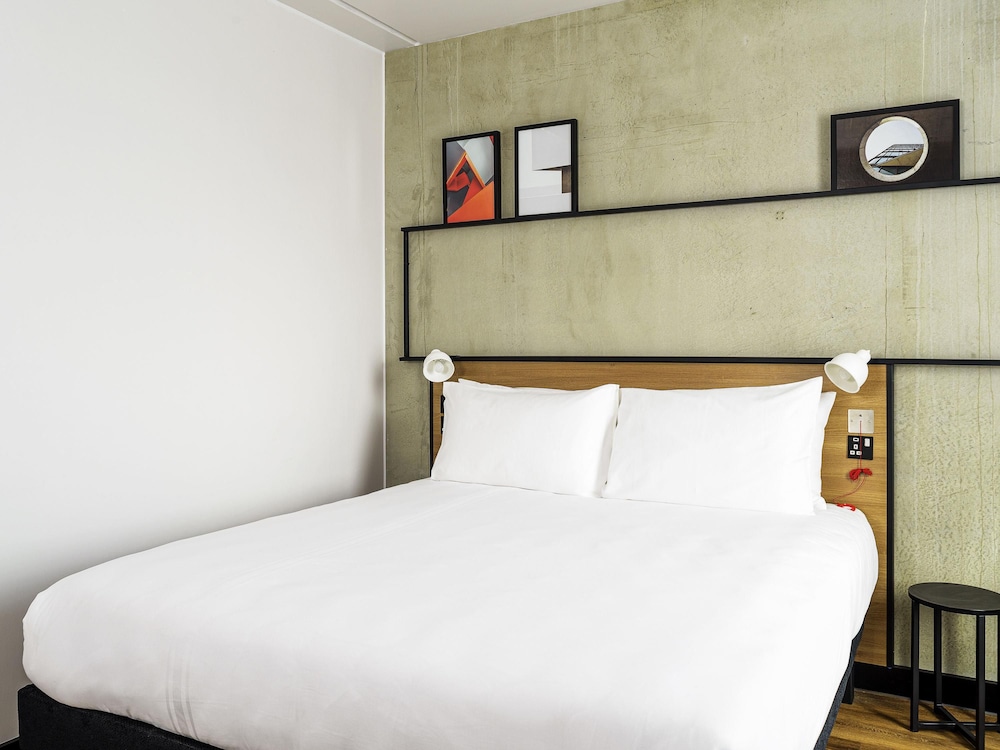 Ibis Bridgwater 25/73