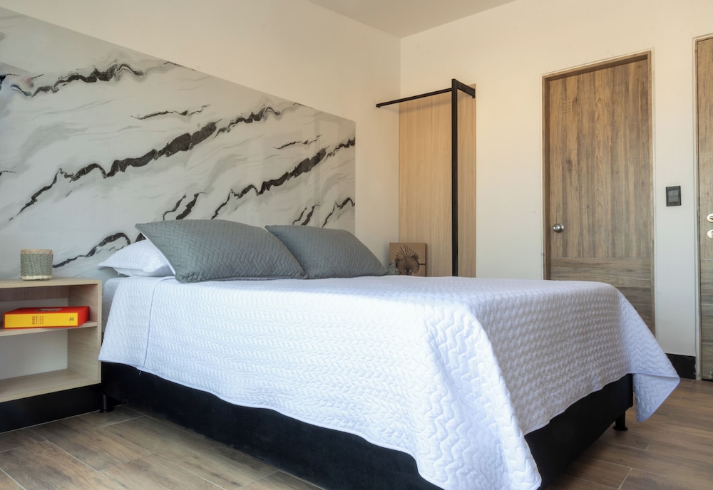 1 BEDROOM, STANDARD, DOUBLE BED, CITY VIEW, BALCONY