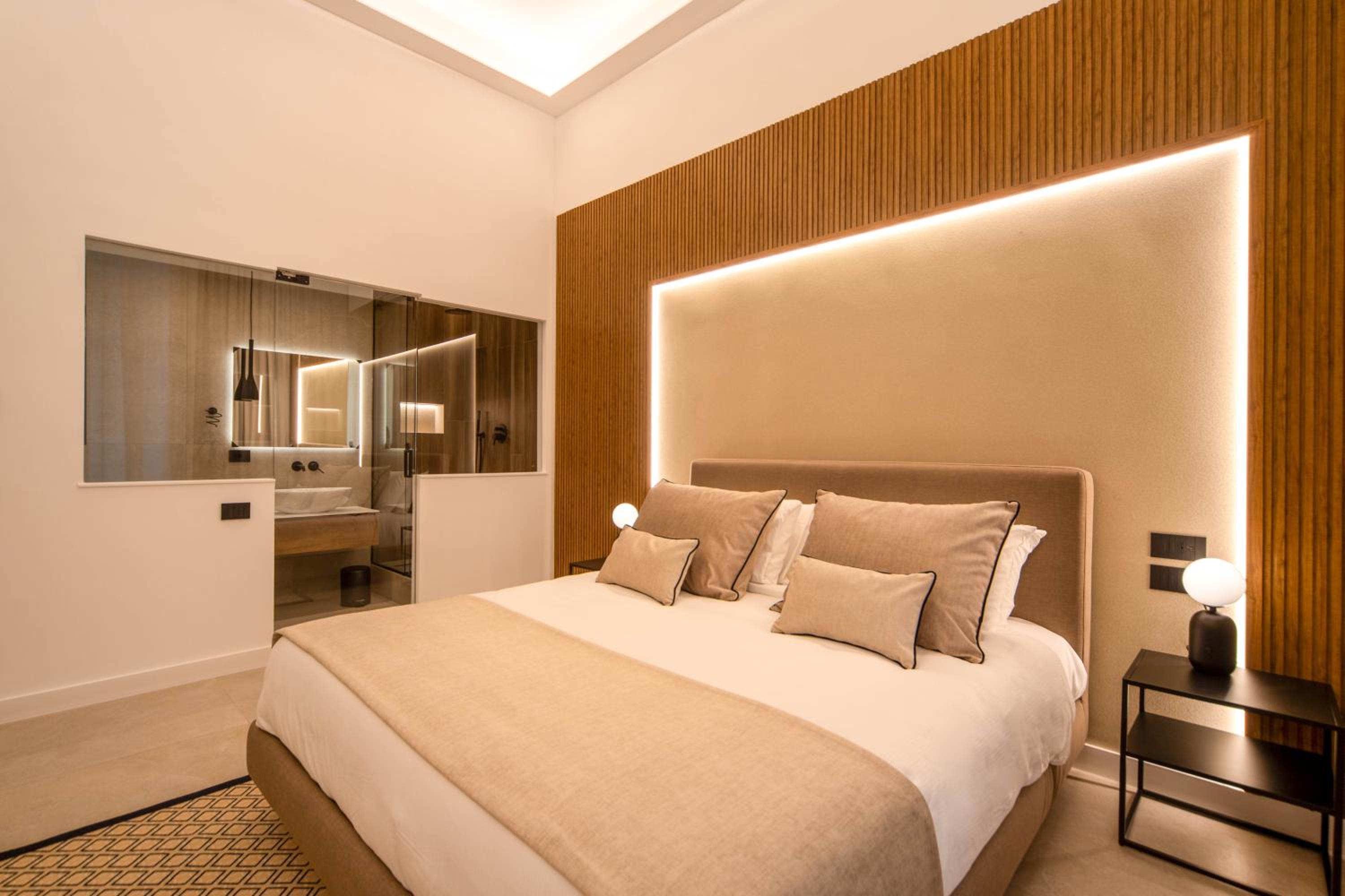 Mamalu Studios and Suites 5/25