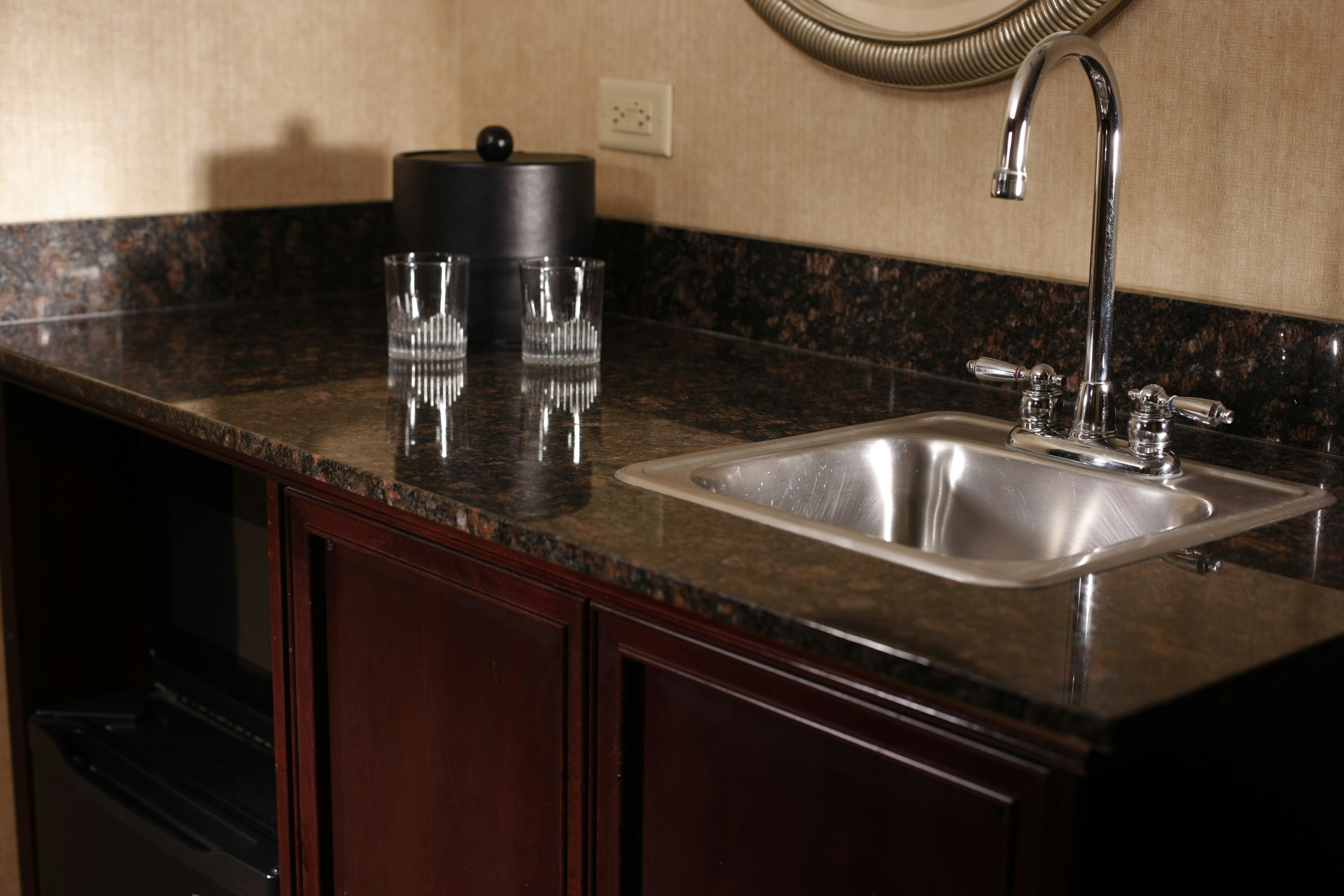 Embassy Suites by Hilton Lubbock 24/25