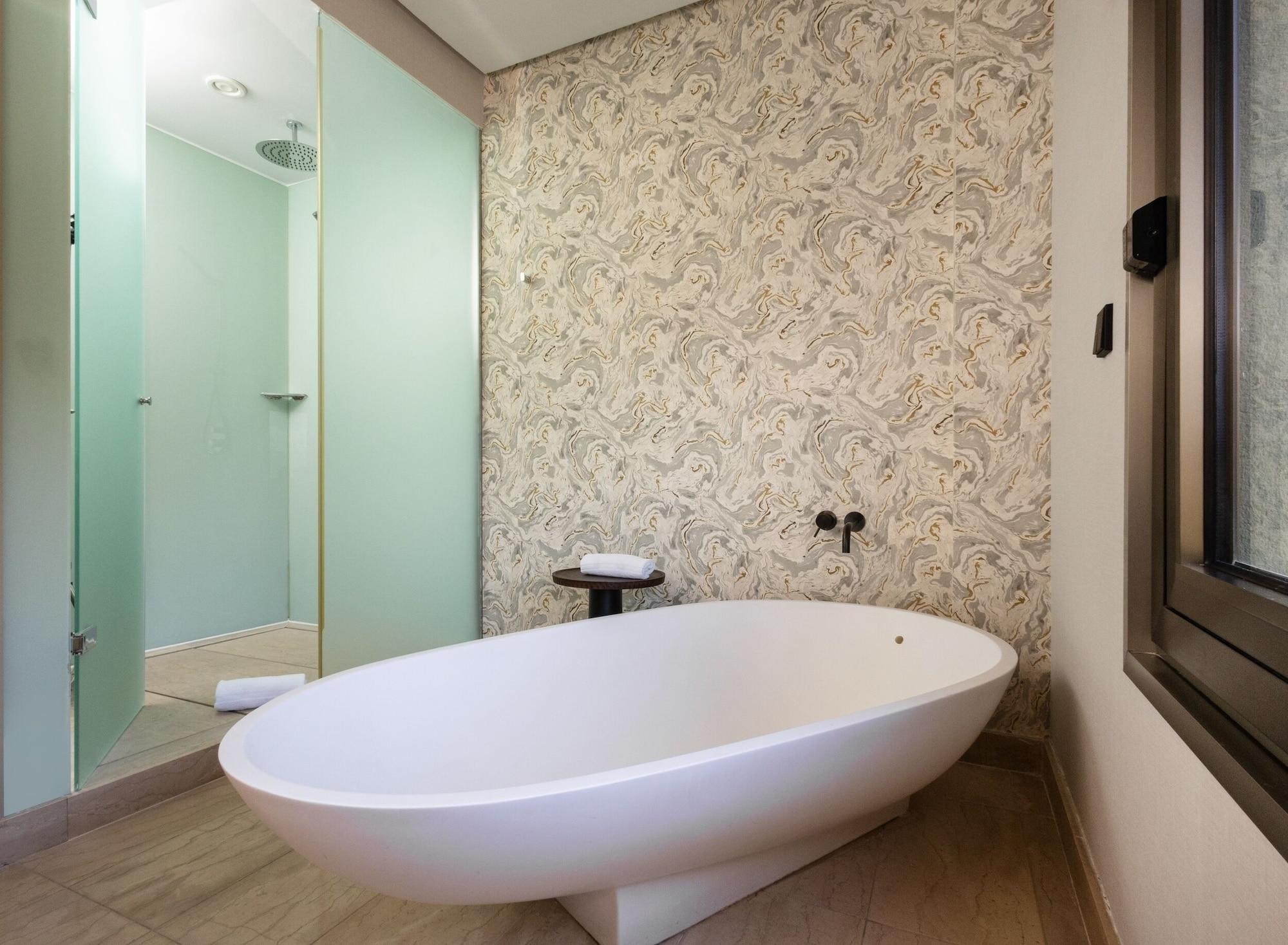 Grand, Miramar, Suite