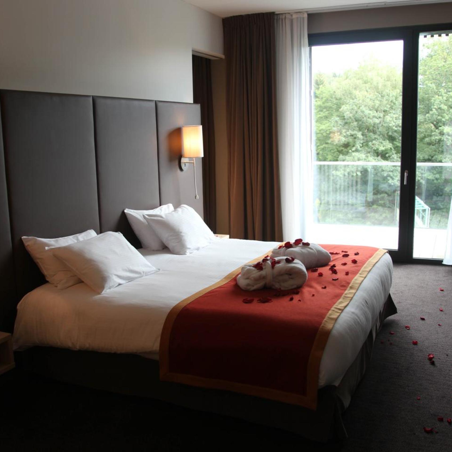 Room, Double Bed