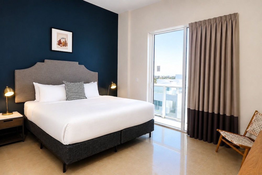 Roami at Habitat Brickell 22/50