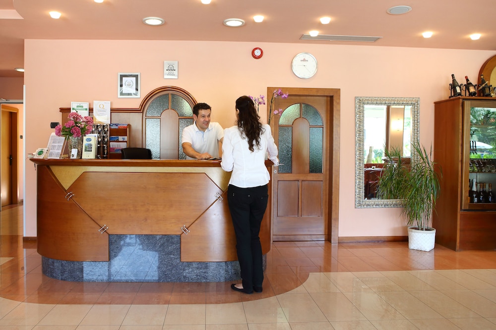 Eco Hotel Benacus 7/50