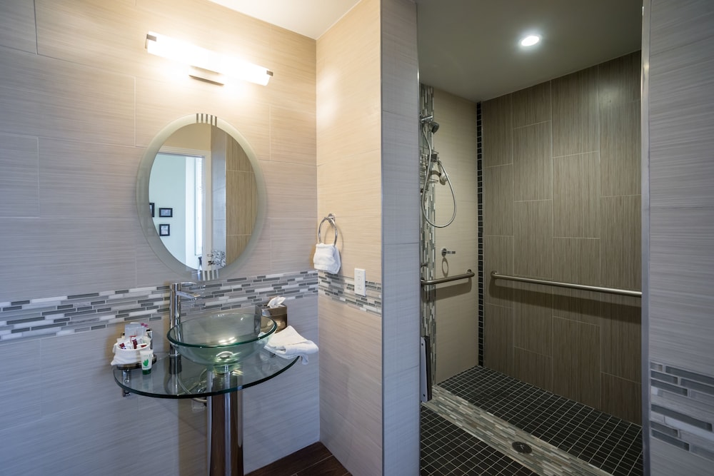 Rio Vista Inn & Suites Santa Cruz 49/73