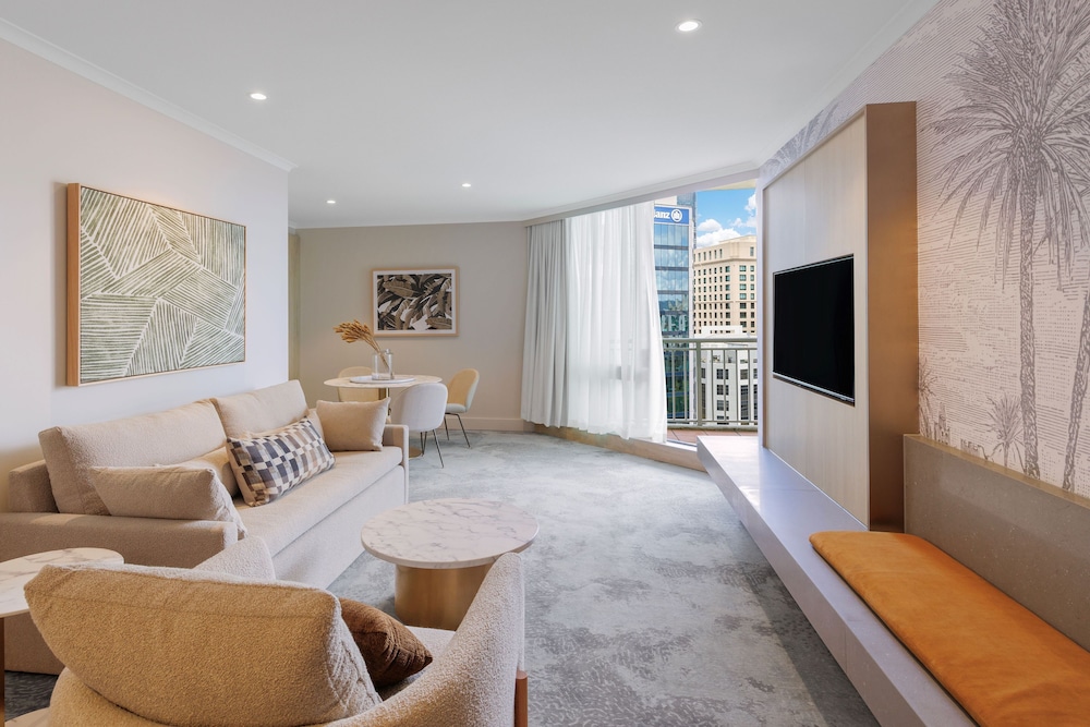 Amora Hotel Brisbane 16/60