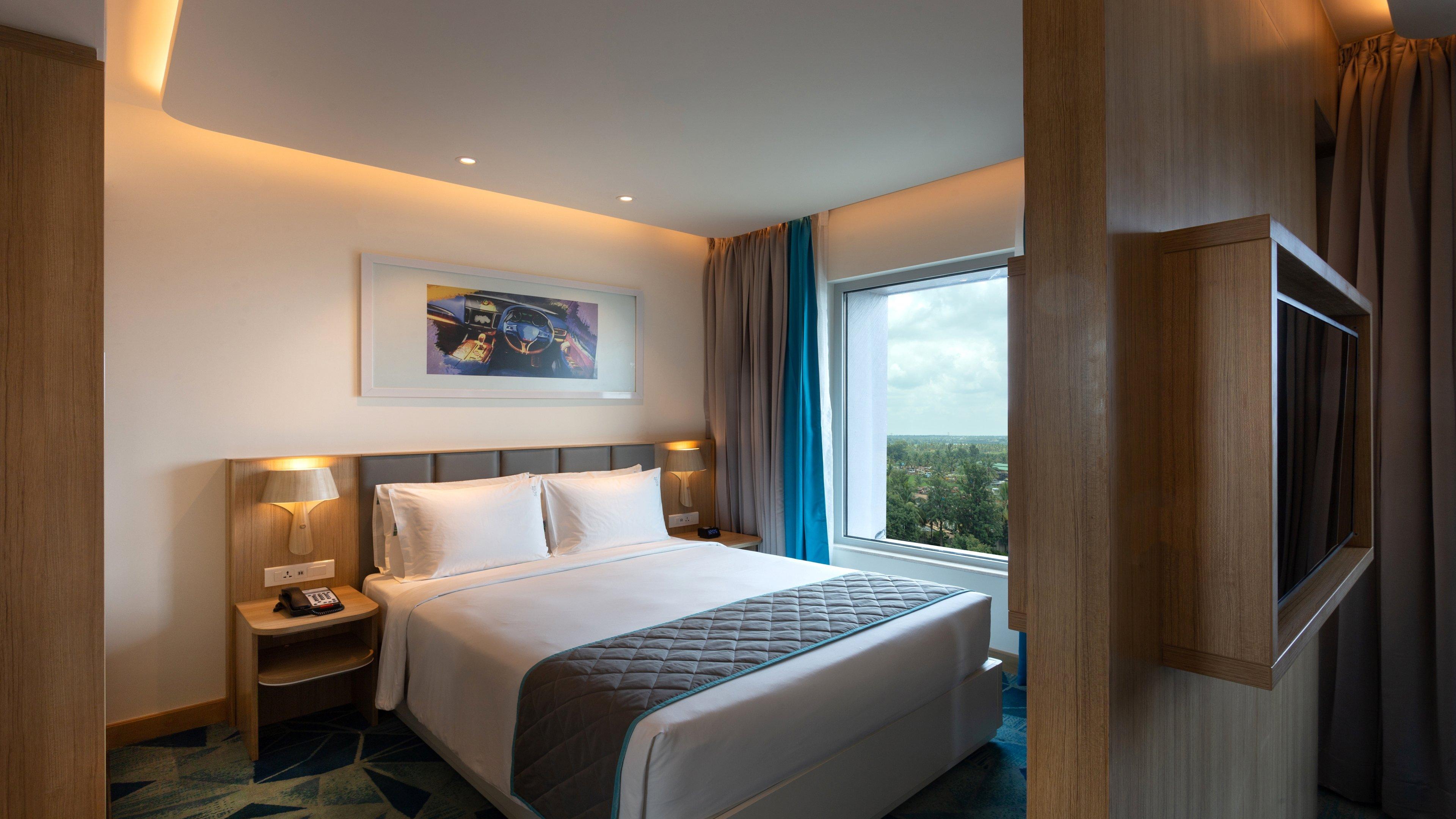 2 Bay Suite, Queen Bed