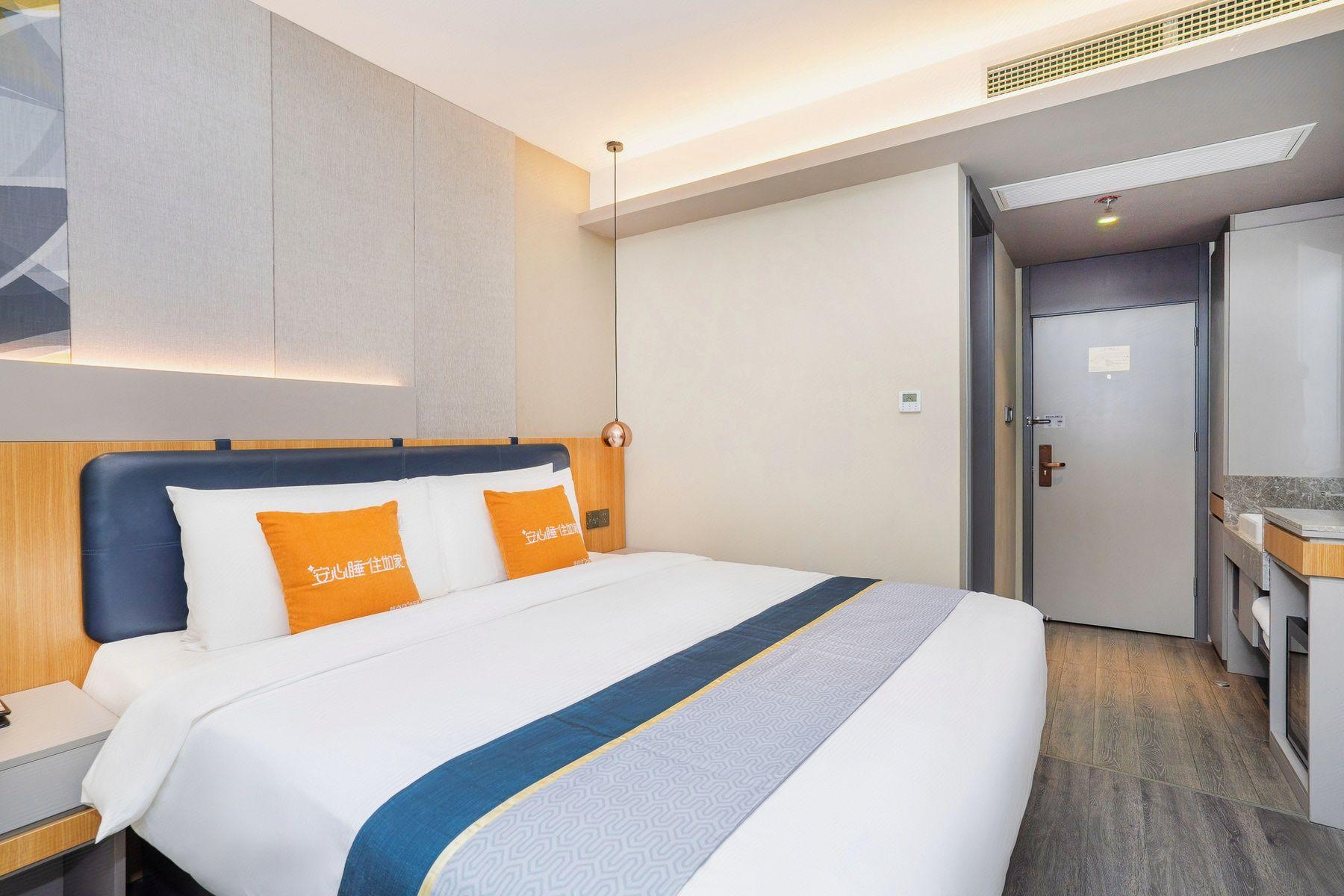 Home Inn Selected Hotel (Shanghai Pudong Lujiazui Oriental Pearl Store) 17/38