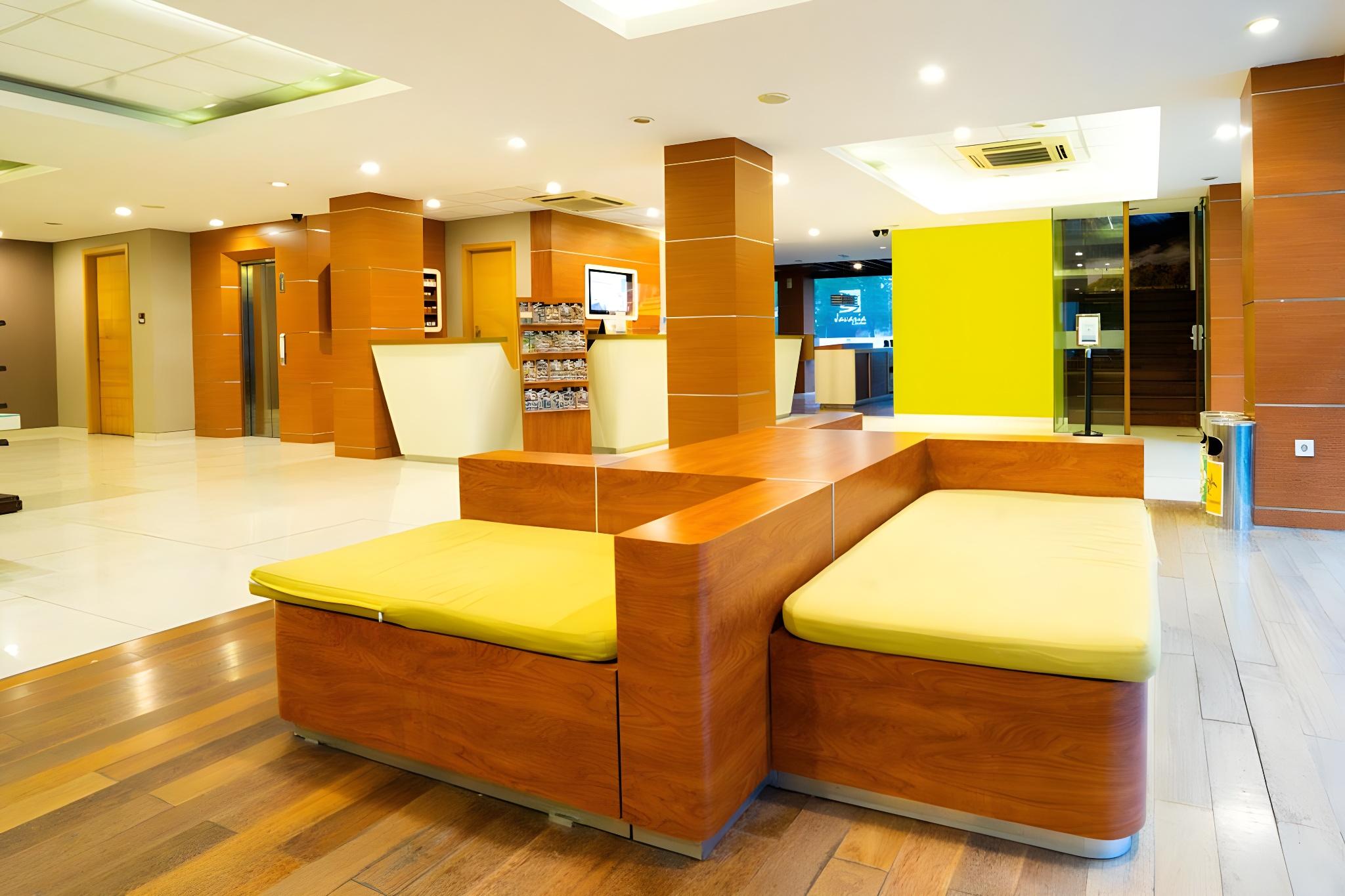 Life Hotel Stasiun Kota Surabaya 3/29