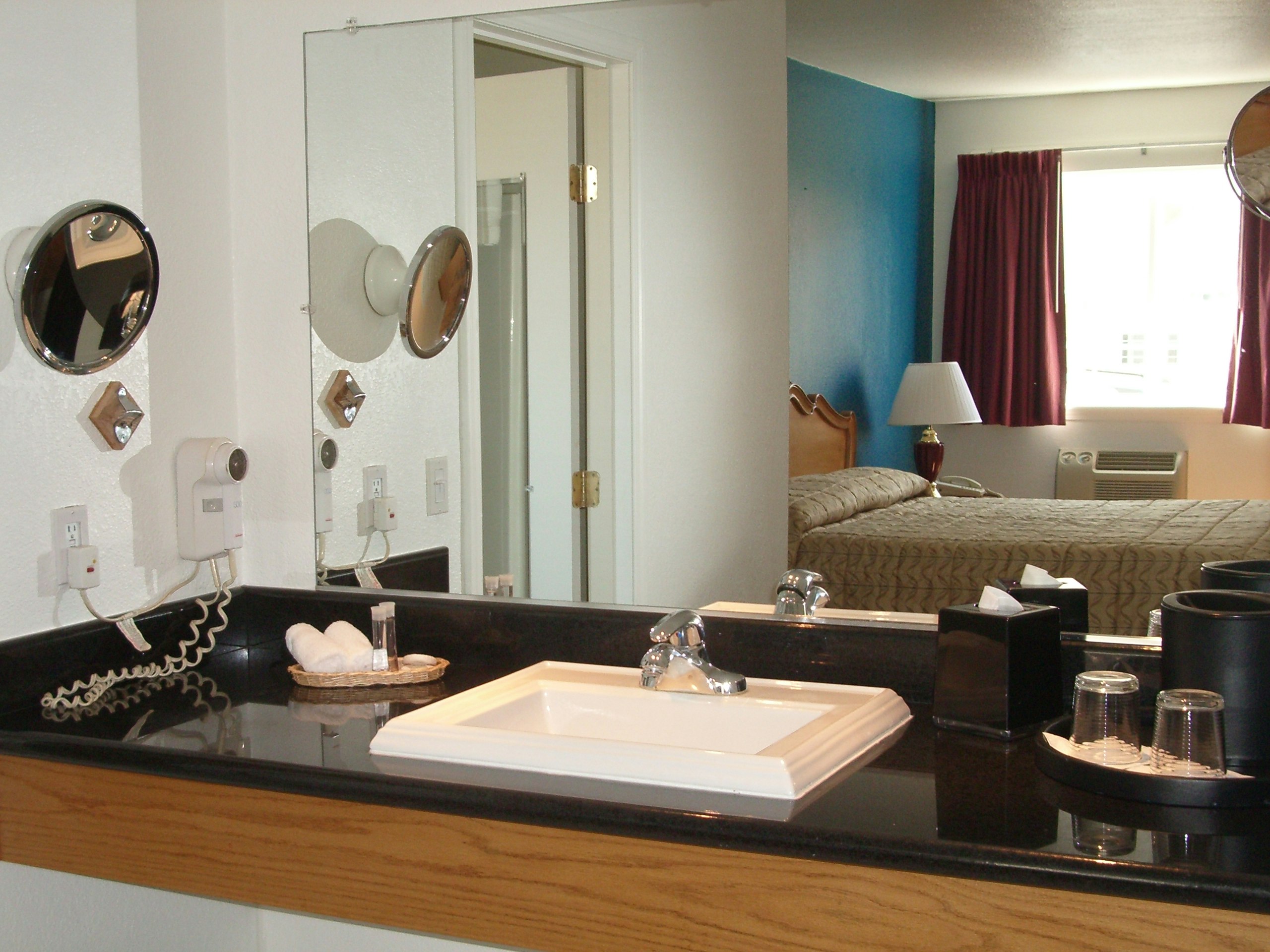 Alpine Inn And Suites 42/42
