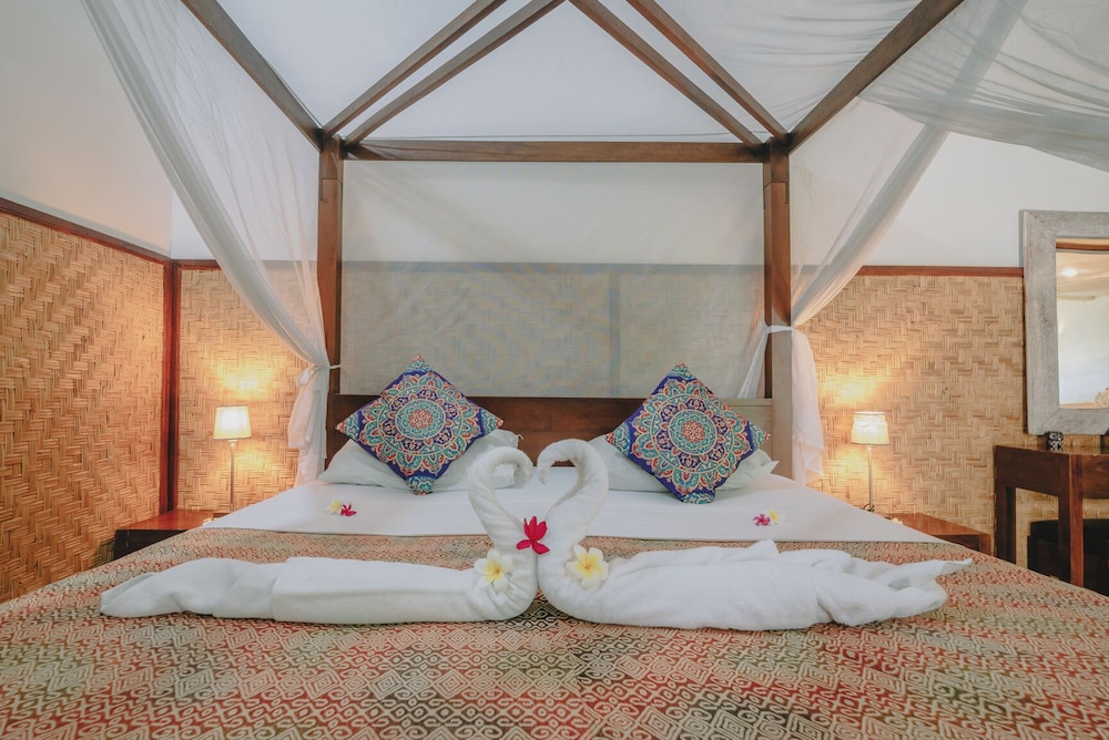 Frangipani Beach Villa 23/68
