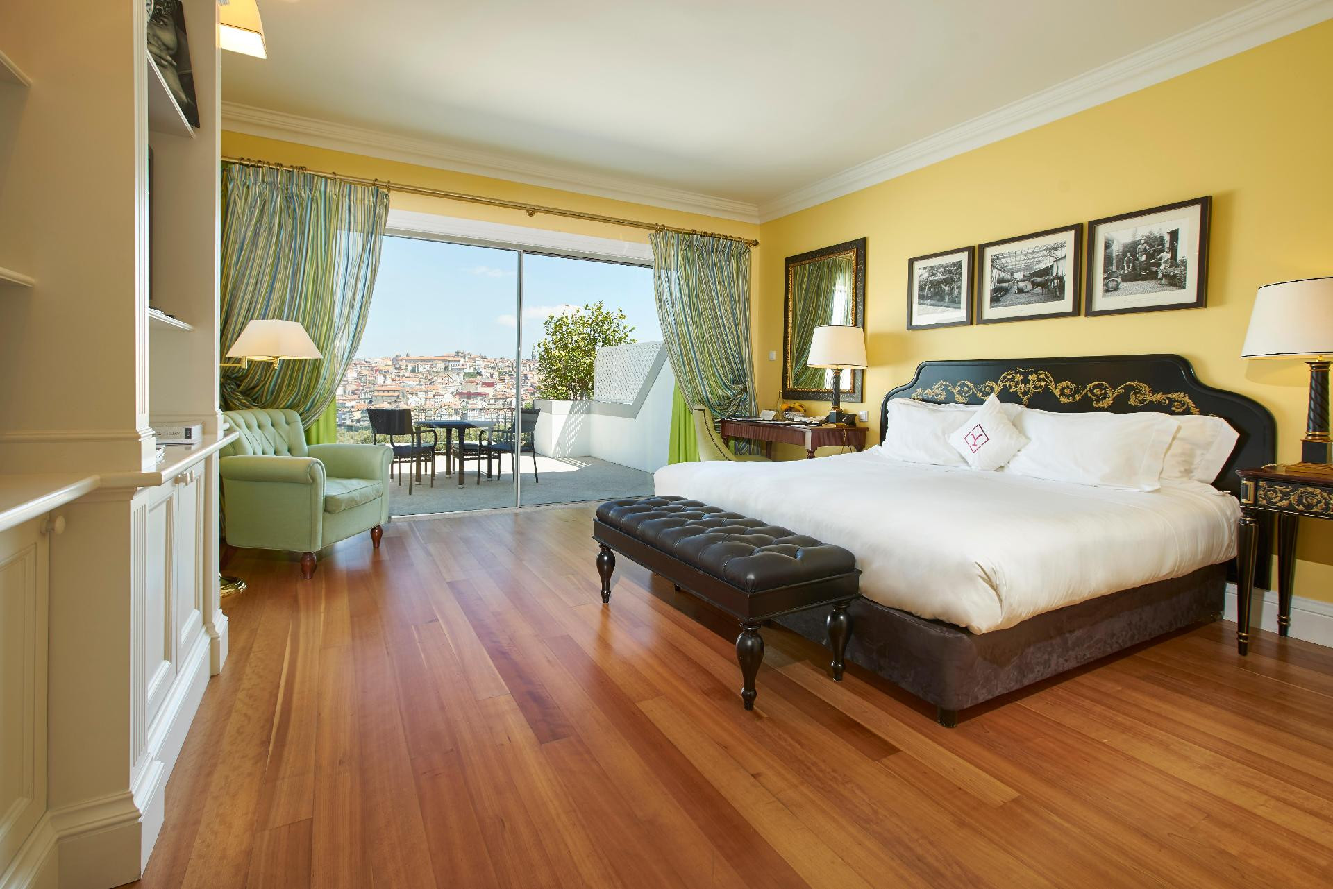 Executive, Twin Beds, Garden or City View, Low Floor