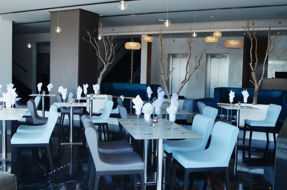 Sun Hall Hotel 58/70