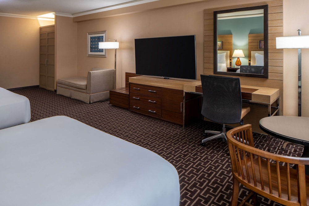 Hyatt Regency Greenwich 30/62