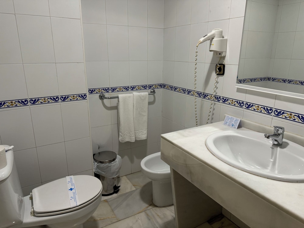 Hotel Nerja Club And Spa 65/66