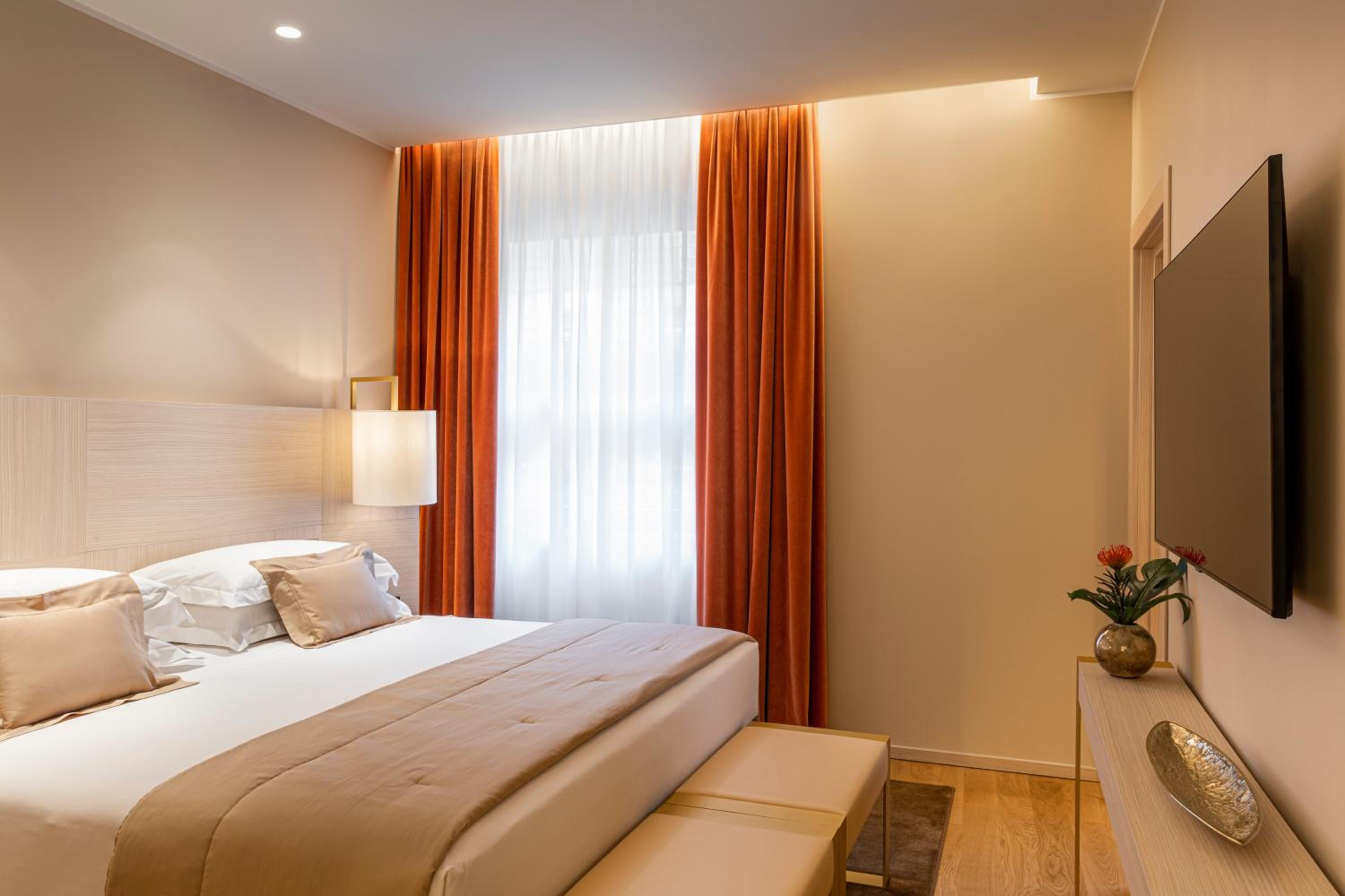 1 Bedroom, Apartment, King Bed, Duomo View