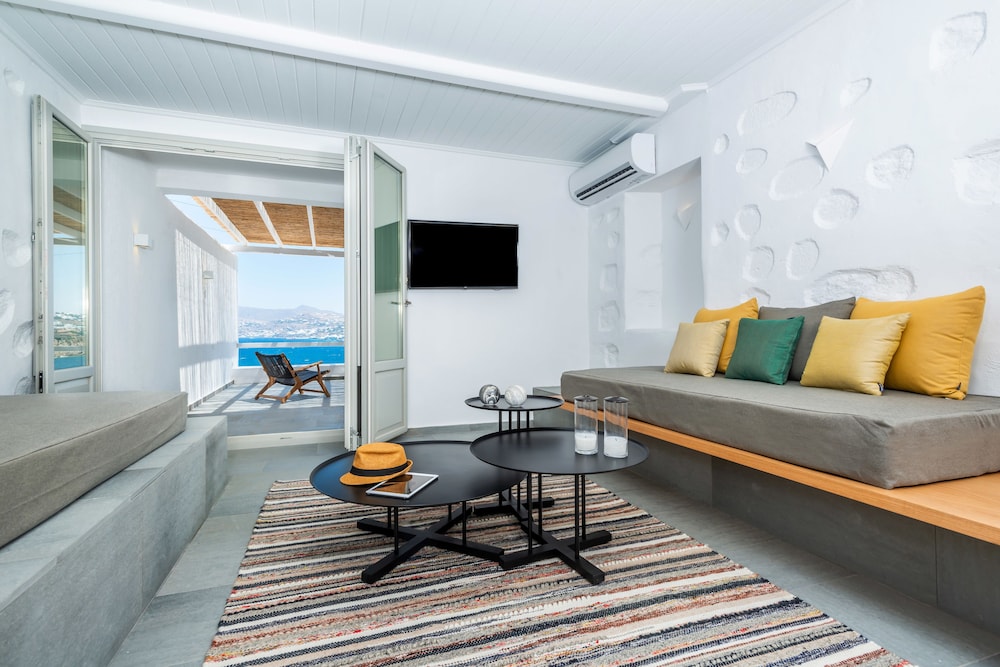 Dreambox Mykonos Suites 33/53